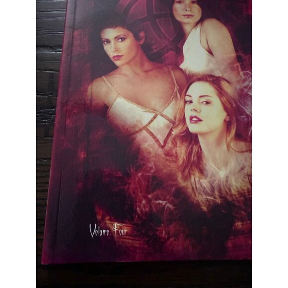 Zenescope Charmed Volume 4 Graphic Novel By Paul Ruditis -First Print-Oct 2012 - Picture 5 of 8